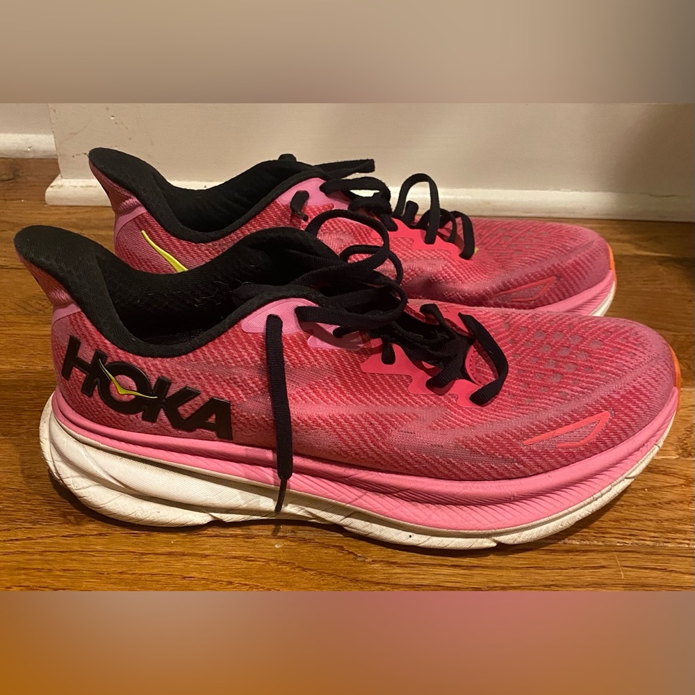 HOKA One One Clifton 9 Womens Sz 10B Raspberry Strawberry Running Shoe